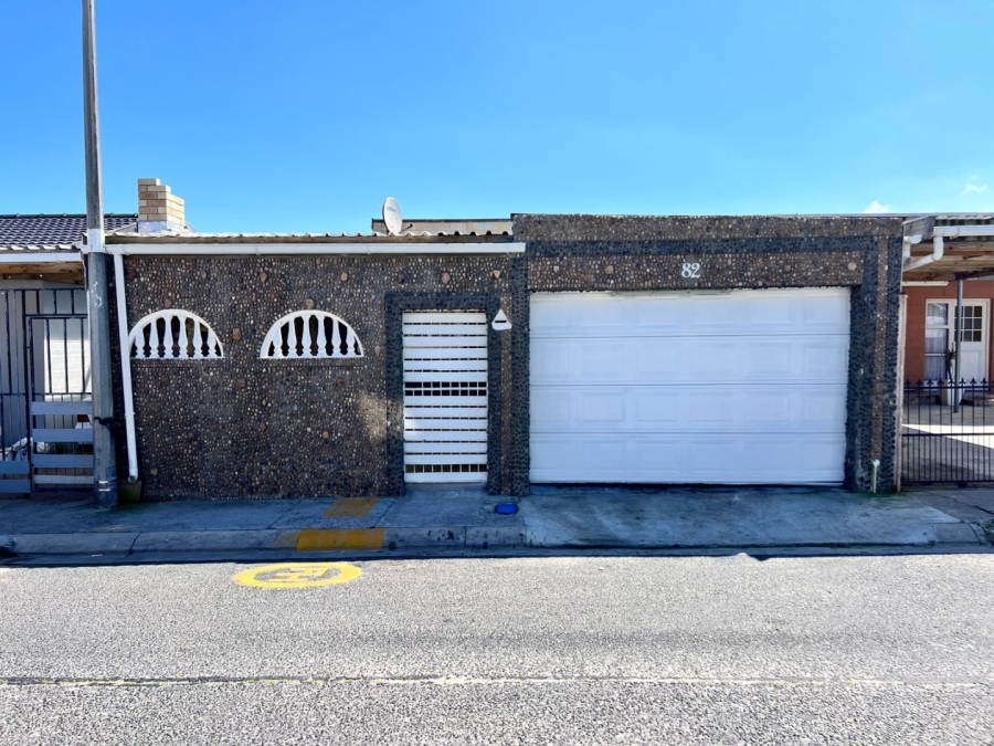 3 Bedroom Property for Sale in Rocklands Western Cape